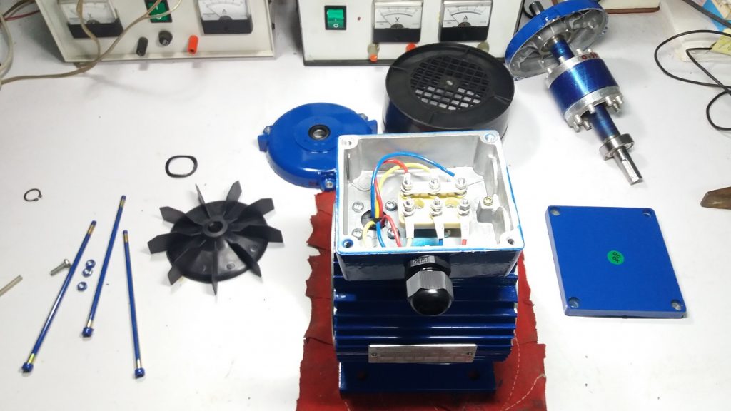 Inside and test 3 phase induction motor 2810rpm 0.5HP