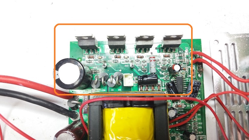 Inside Mini Inverter 12V to 220V 500W