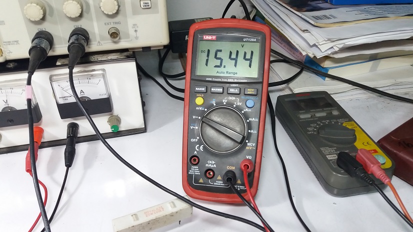 Half-Bridge Converter SMPS Using UCC3808 Controller