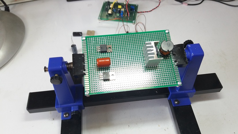 Half-Bridge Converter SMPS Using UCC3808 Controller