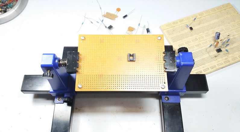 Simple Half-Bridge Topology Switching Mode Power Supply Using IR2153