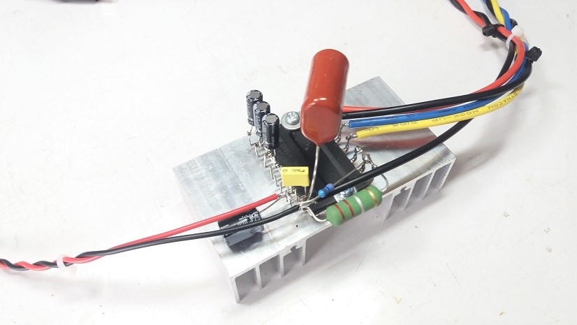 Small Size Prototype of 3 Phase Motor Drive by Using IPM-IKCM15F60GA