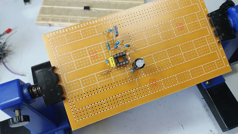 Fan Speed Control by Temperature Monitoring using Op-amp LM393