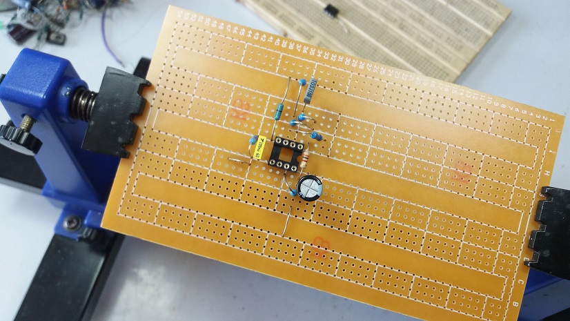 Fan Speed Control by Temperature Monitoring using Op-amp LM393