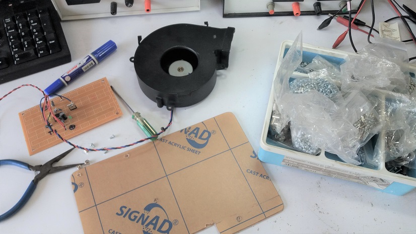 Fan Speed Control by Temperature Monitoring using Op-amp LM393