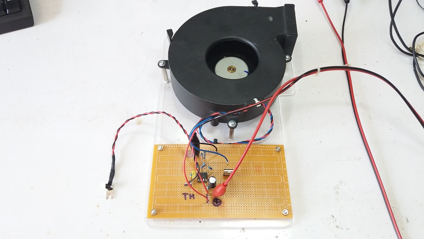 Fan Speed Control by Temperature Monitoring using Op-amp LM393