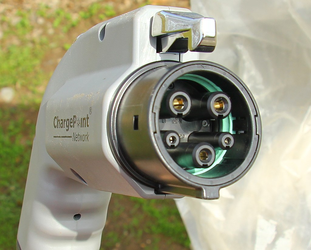 Electric vehicle supply equipment (EVSE) based PWM signal for Type 2 Connector
