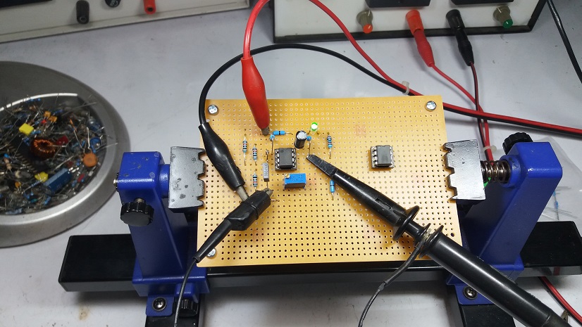 Op-amp LM393 Control DC-DC Synchronous Buck Converter