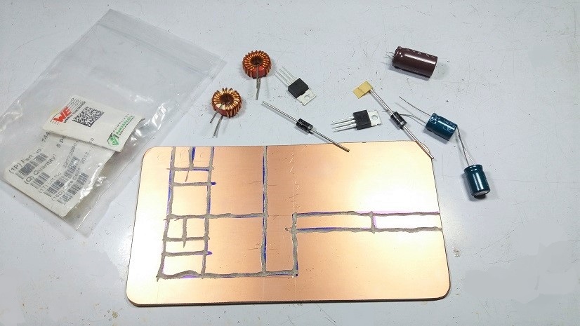 Dual-Phase Buck Converter by using SG3524 Controller