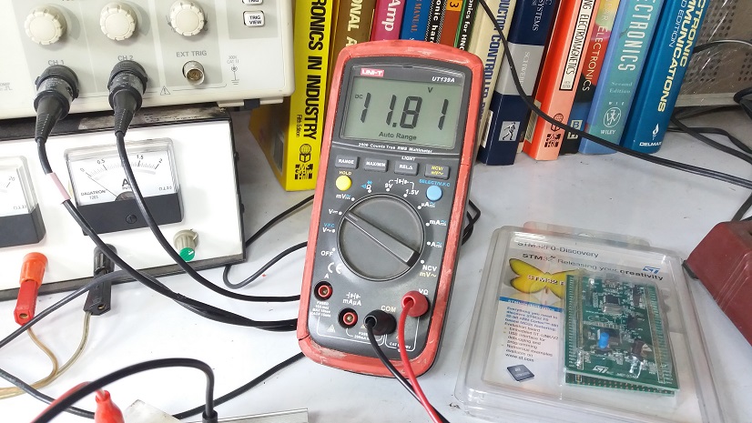 Dual-Phase Buck Converter by using SG3524 Controller