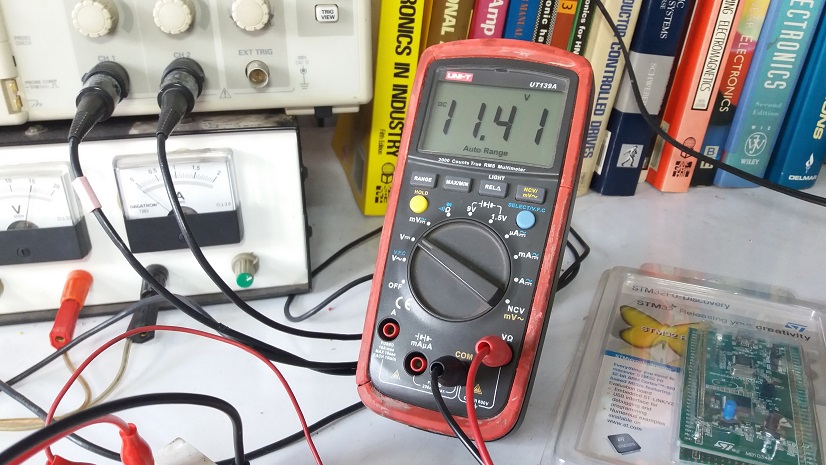 Dual-Phase Buck Converter by using SG3524 Controller