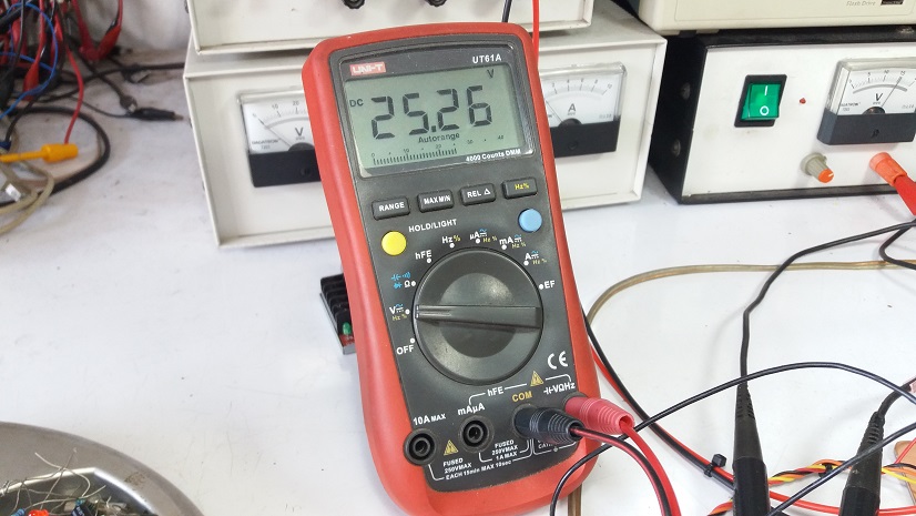 Dual-Phase Buck Converter by using SG3524 Controller