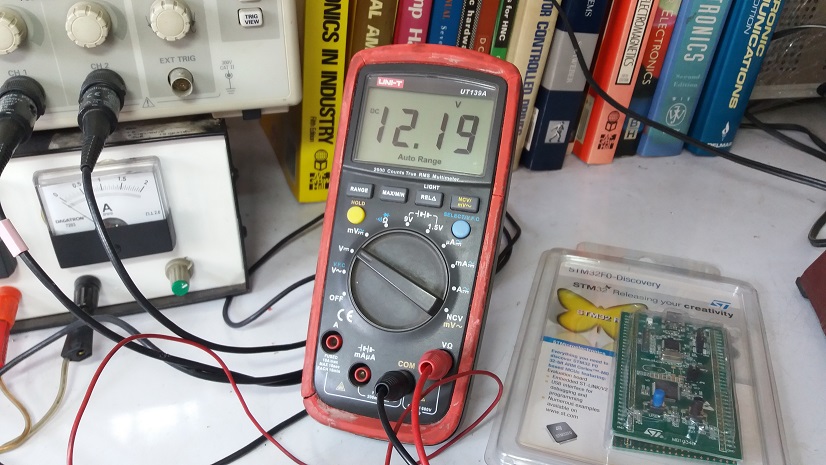 Dual-Phase Buck Converter by using SG3524 Controller