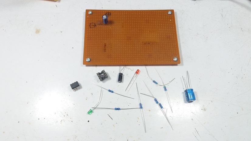 Simple Lossless Inductor Current Sensing for DC-DC Converters