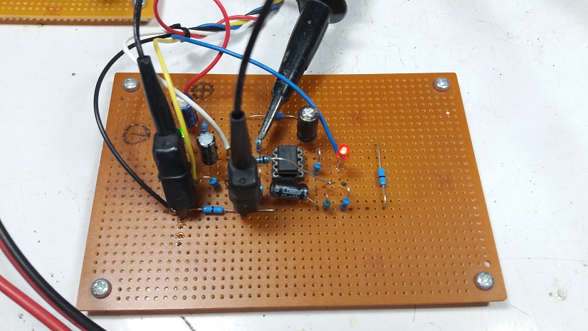Simple Lossless Inductor Current Sensing for DC-DC Converters