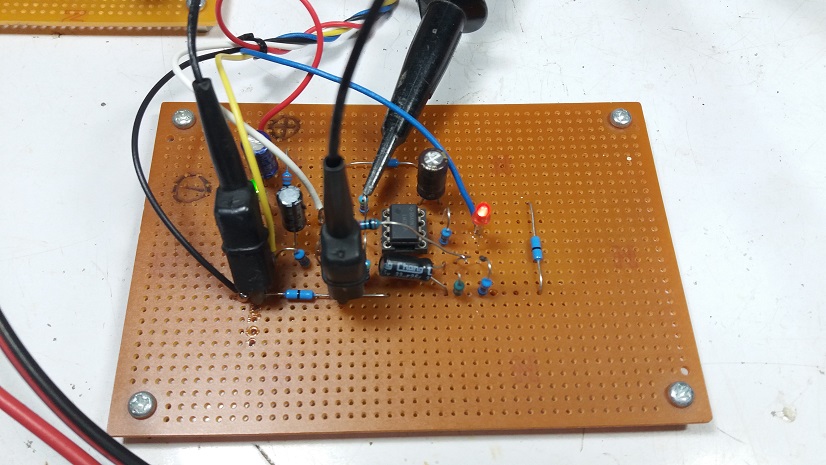 Simple Lossless Inductor Current Sensing for DC-DC Converters 