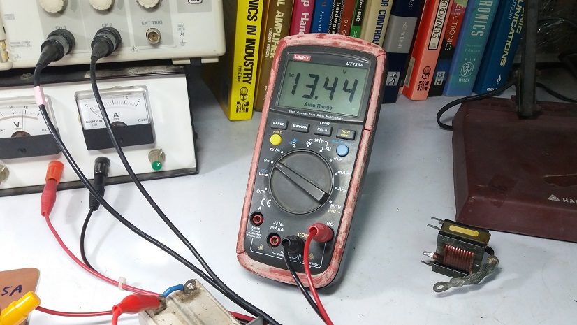 Simple Lossless Inductor Current Sensing for DC-DC Converters