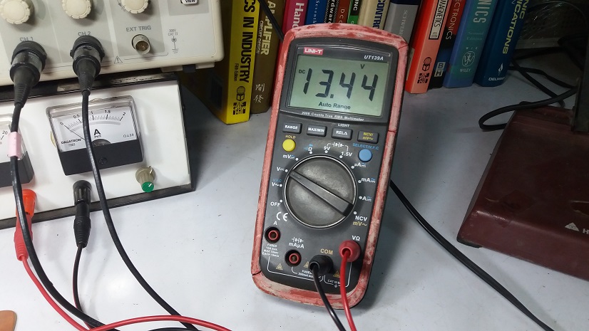 Simple Lossless Inductor Current Sensing for DC-DC Converters