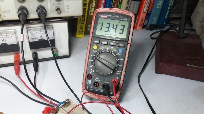 Simple Lossless Inductor Current Sensing for DC-DC Converters