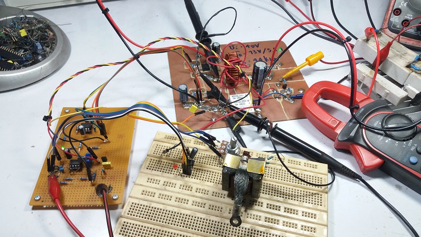 Simple Lossless Inductor Current Sensing for DC-DC Converters