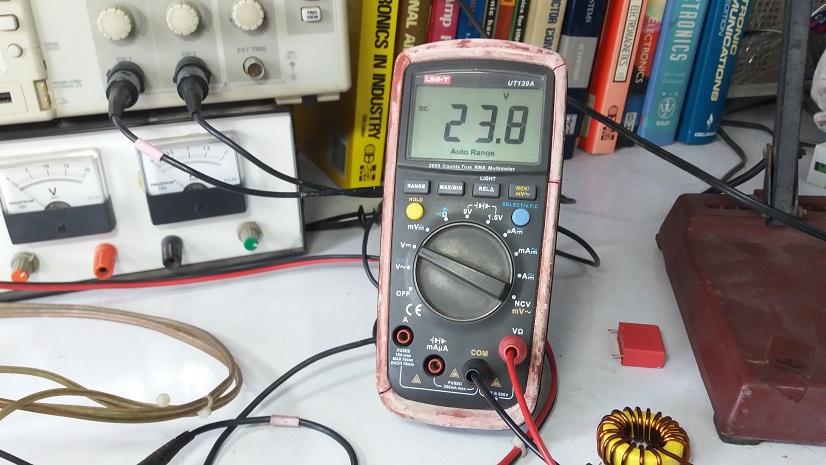 Experimental DC-DC Boost Converter using Flying Capacitor Topology