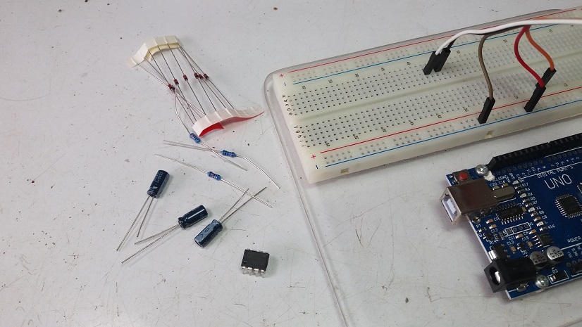 True RMS-to-DC Converter by using AD737