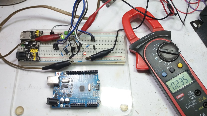 High-side current-sensing by using PNP Transistor