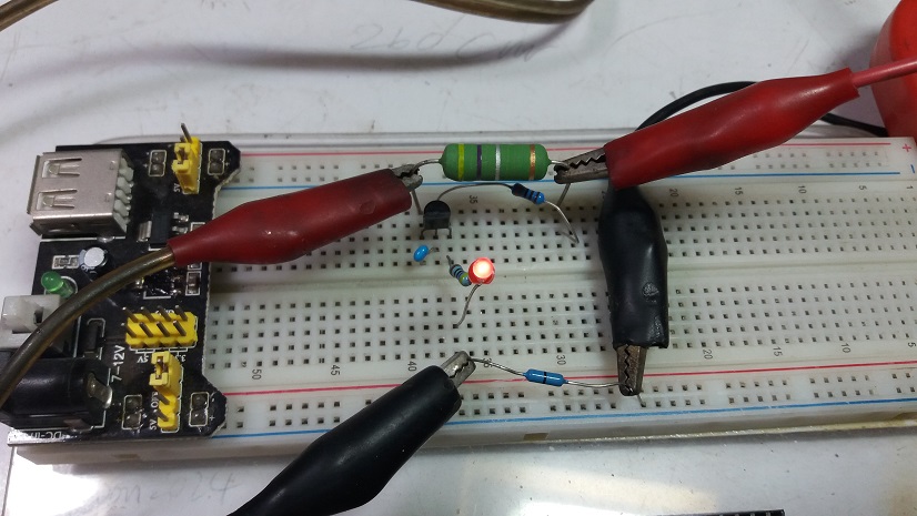 High-side current-sensing by using PNP Transistor
