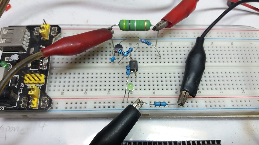 High-side current-sensing by using PNP Transistor