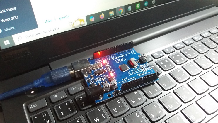 Simple Digital High-Pass Filter by using Arduino UNO