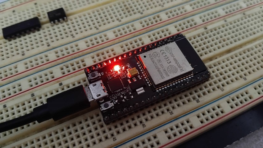 NodeMCU ESP32 Bluetooth Communication with Arduino