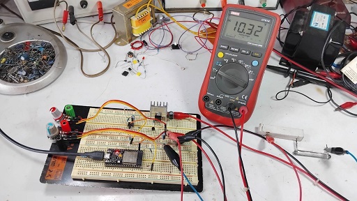 ESP32 DAC and ADC Control DC Power Supply
